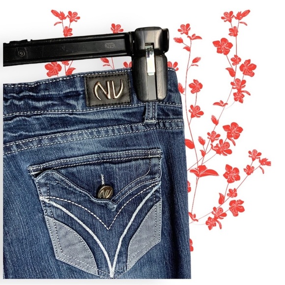 NV Dark Blue Faded Stretchy Jeans w Decorative Back Button Flap Pockets Jrs 11 - Picture 5 of 8